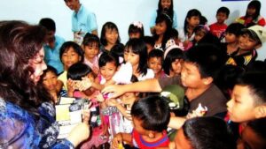 Indonesian Children Clamor for Story of Jesus
